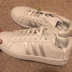 NEVER WORN neo cloudfoam Adidas!!